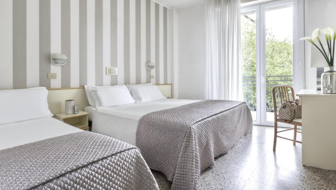 Hotel Carignano Ричоне Екстериор снимка