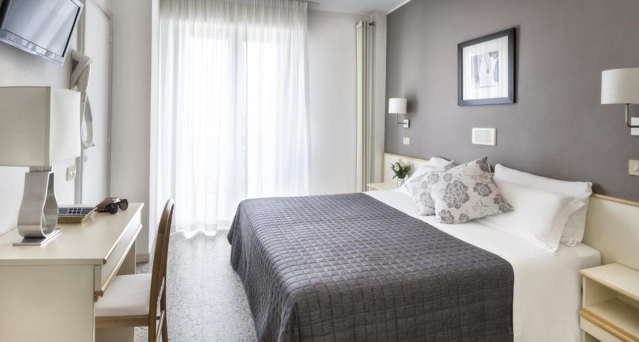 Hotel Carignano Ричоне Екстериор снимка
